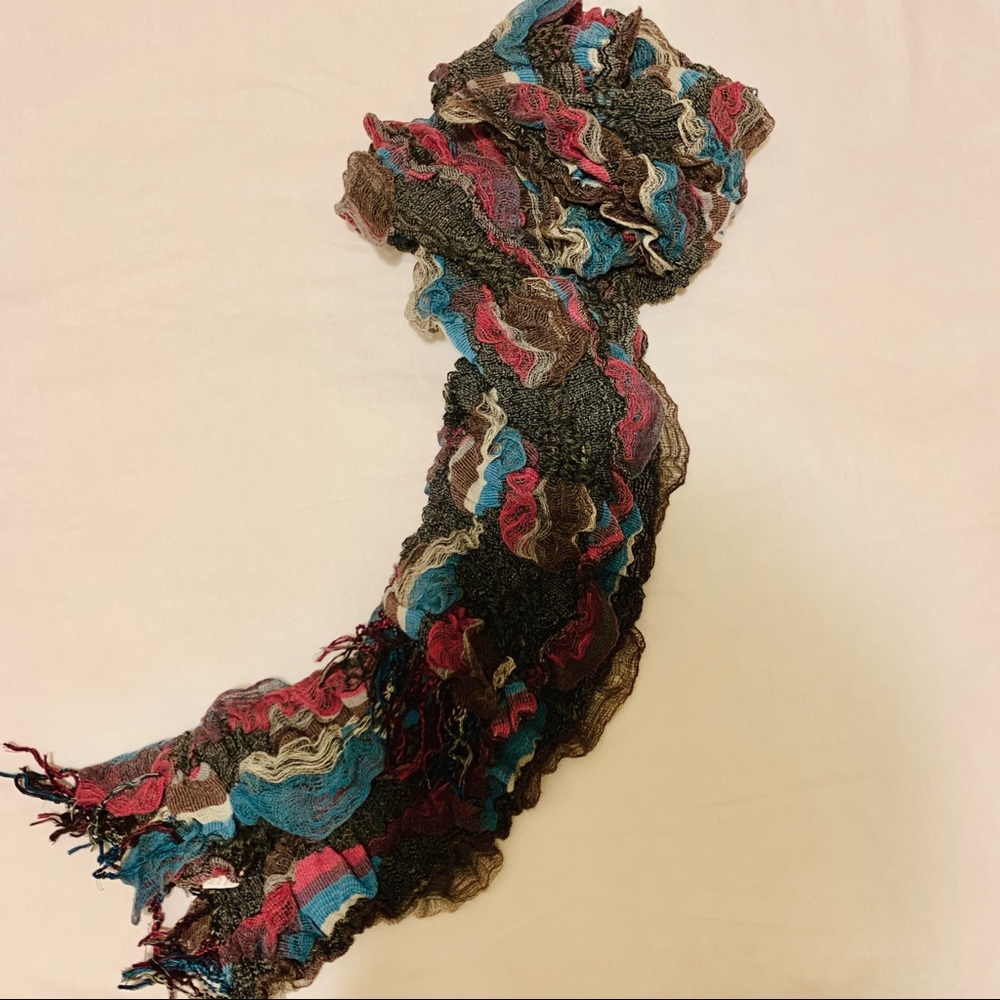 Unique & Beautiful Lively Scarf... 💕